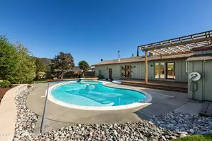 734 NW Midland Ave, Grants Pass, OR 97526 - Photo 44