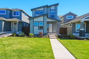 3887 NE Petrosa Ave, Bend, OR 97701 - Photo 2