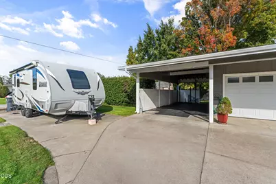 910 Crown Avenue, Central Point, OR 97502 - Photo 30