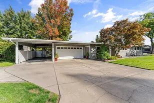 910 Crown Ave, Central Point, OR 97502 - Photo 28