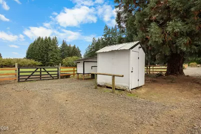 27321 Clear Lake Road, Eugene, OR 97402 - Photo 40