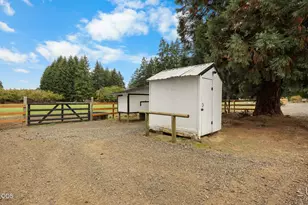 27321 Clear Lake Rd, Eugene, OR 97402 - Photo 40