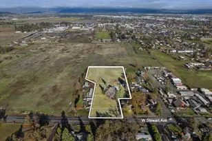 2554 W Stewart Ave, Medford, OR 97501 - Photo 1