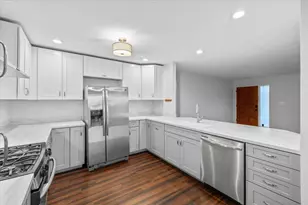2554 W Stewart Ave, Medford, OR 97501 - Photo 8