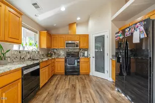 104 Glenwood Dr, Eagle Point, OR 97524 - Photo 14