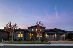 19355 Alianna Loop, Bend, OR 97702 - Photo 2