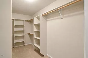 3631 Creek View Dr, Medford, OR 97504 - Photo 14