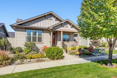 3851 Sunleaf Avenue, Medford, OR 97504 - Photo 2