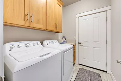 3851 Sunleaf Avenue, Medford, OR 97504 - Photo 32