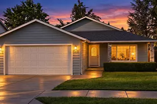 1259 Applegate Ln, Medford, OR 97501 - Photo 1