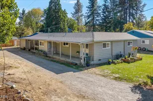 165 Laubach Ln, Grants Pass, OR 97526 - Photo 1