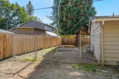 165 Laubach Lane, Grants Pass, OR 97526 - Photo 26