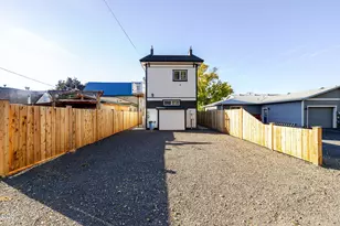 733 NE 3rd St, Prineville, OR 97754 - Photo 54