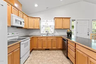 17405 Killdeer Dr, Bend, OR 97707 - Photo 12