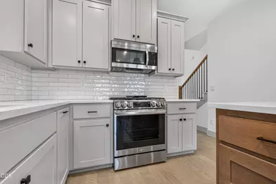 359 Otis Street, Ashland, OR 97520 - Photo 6