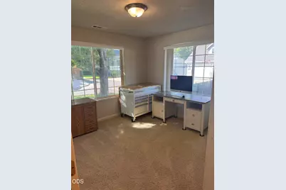 1052 Kensington Court, Central Point, OR 97502 - Photo 18