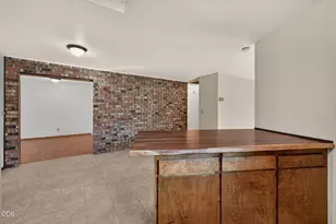 231 SE Airpark Dr, Bend, OR 97702 - Photo 12