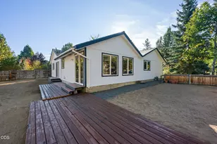 231 SE Airpark Dr, Bend, OR 97702 - Photo 30