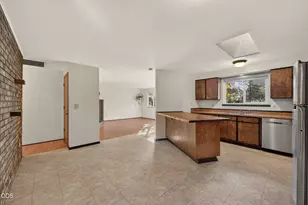 231 SE Airpark Dr, Bend, OR 97702 - Photo 8