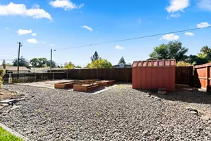 1163 N 3rd St, Central Point, OR 97502 - Photo 24