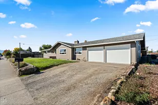 1163 N 3rd St, Central Point, OR 97502 - Photo 28