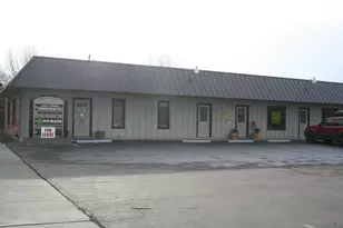 242 SW 4th St, Madras, OR 97741 - Photo 1