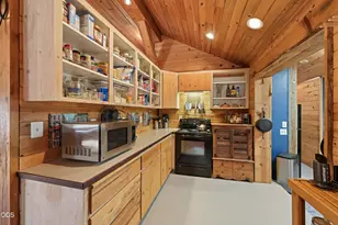 67439 Hwy 20, Bend, OR 97703 - Photo 8