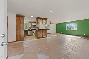 67439 Hwy 20, Bend, OR 97703 - Photo 34