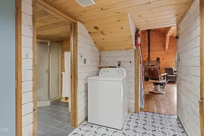 67439 Highway 20, Bend, OR 97703 - Photo 24