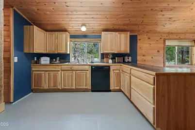 67439 Highway 20, Bend, OR 97703 - Photo 10