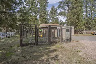 14590 Mountain View Loop, Sisters, OR 97759 - Photo 56