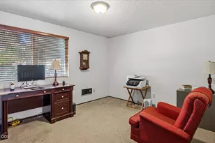 20757 St George Ct, Bend, OR 97702 - Photo 18