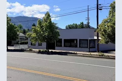 785 Rogue River Highway, Grants Pass, OR 97527 - Photo 2