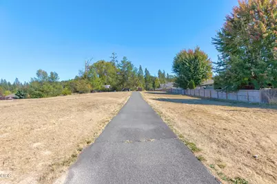 2849 Williams Highway, Grants Pass, OR 97527 - Photo 32