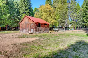 354 Red Blanket Rd, Prospect, OR 97536 - Photo 32