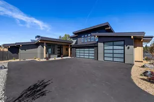 3142 NW Crossing Dr, Bend, OR 97703 - Photo 1