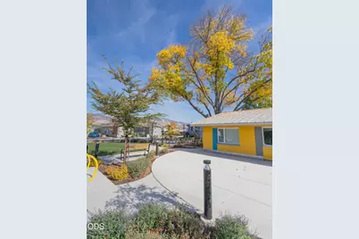 460 Arnos Street #40, Talent, OR 97540 - Photo 20