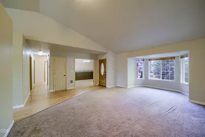 2120 NW Ivy Avenue, Redmond, OR 97756 - Photo 4