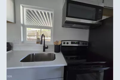 1800 Lakewood Court #SPC 107, Eugene, OR 97402 - Photo 8