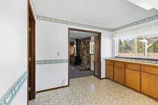 259 Queens Branch Rd, Rogue River, OR 97537 - Photo 16