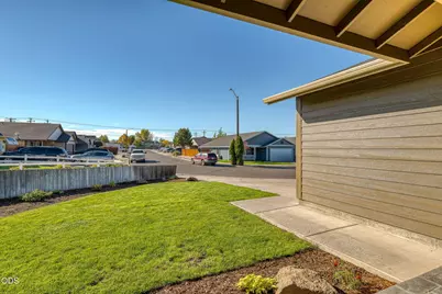 2142 NE Wolverine Loop, Prineville, OR 97754 - Photo 4