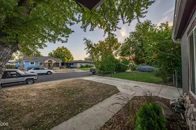 842 W 13th Street, Medford, OR 97501 - Photo 42