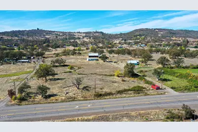 12231 Highway 62, Eagle Point, OR 97524 - Photo 2