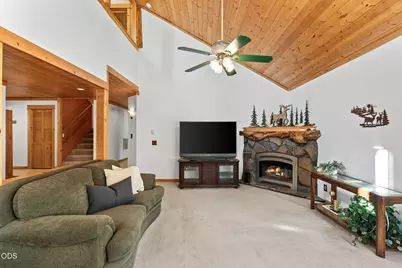 17171 Spring River Road, Bend, OR 97707 - Photo 2