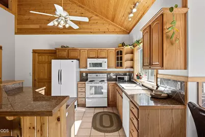 17171 Spring River Road, Bend, OR 97707 - Photo 14
