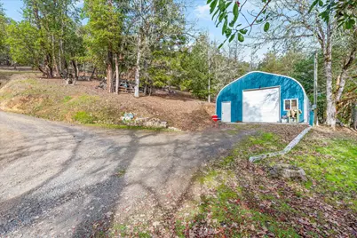 18525 E Evans Creek Road, Rogue River, OR 97537 - Photo 4