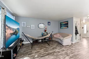 1375 Circle Wood Dr, Central Point, OR 97502 - Photo 8