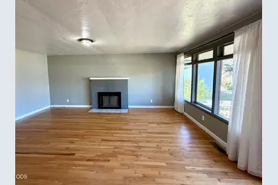 330 Donald Street, Klamath Falls, OR 97601 - Photo 4