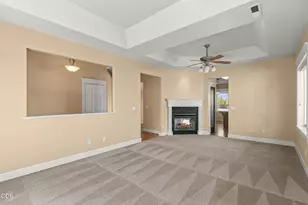 635 Cedarwood Dr, Eagle Point, OR 97524 - Photo 4