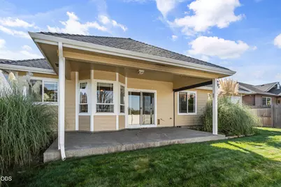 635 Cedarwood Drive, Eagle Point, OR 97524 - Photo 22